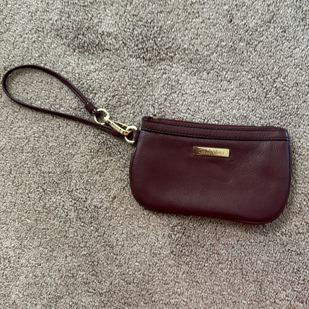 Calvin Klein wristlet Purse Wallet Burgundy